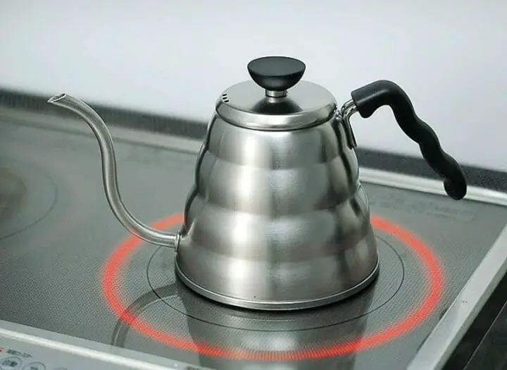 how-to-make-coffee-on-stove-top-percolator-featured-image-ravvyreviews