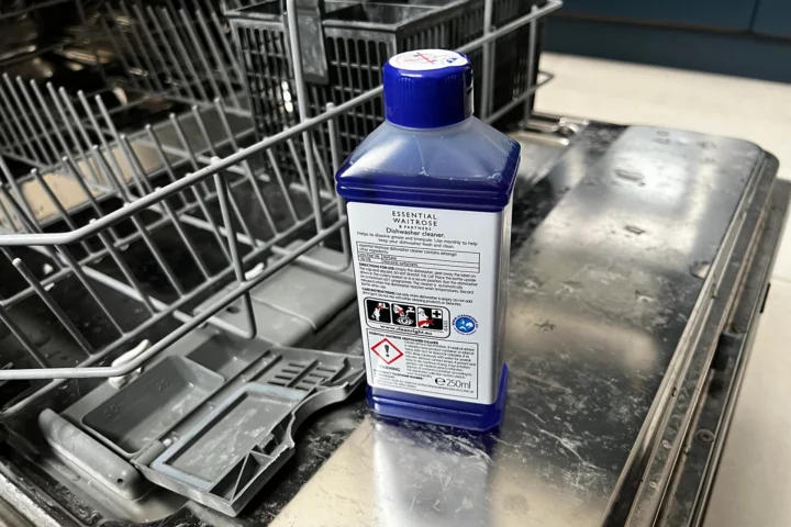 dishwasher cleaning liquid